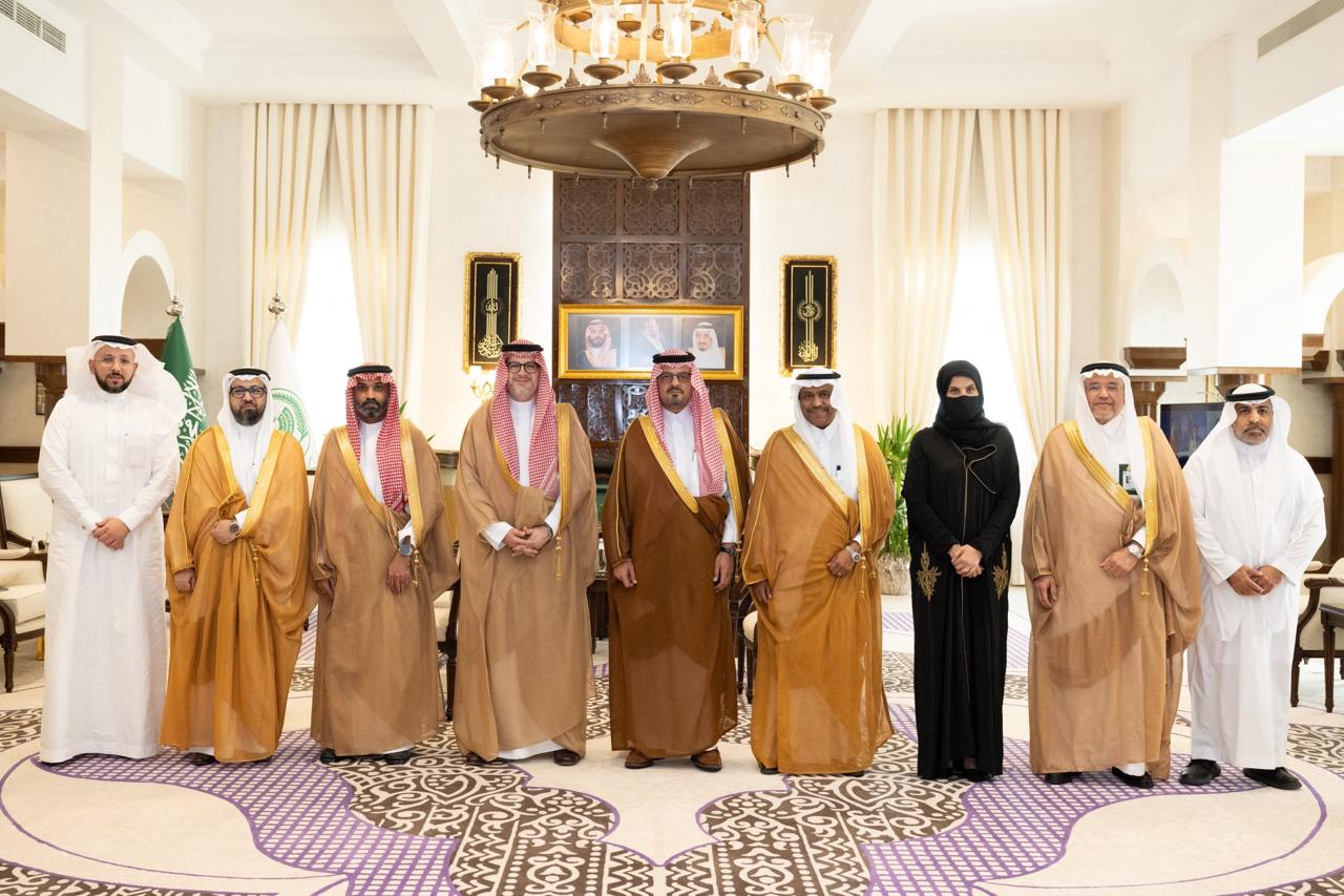 سمو نائب أمير منطقة مكة المكرمة يطلع على منجزات جامعة الملك عبد العزيز وخططها